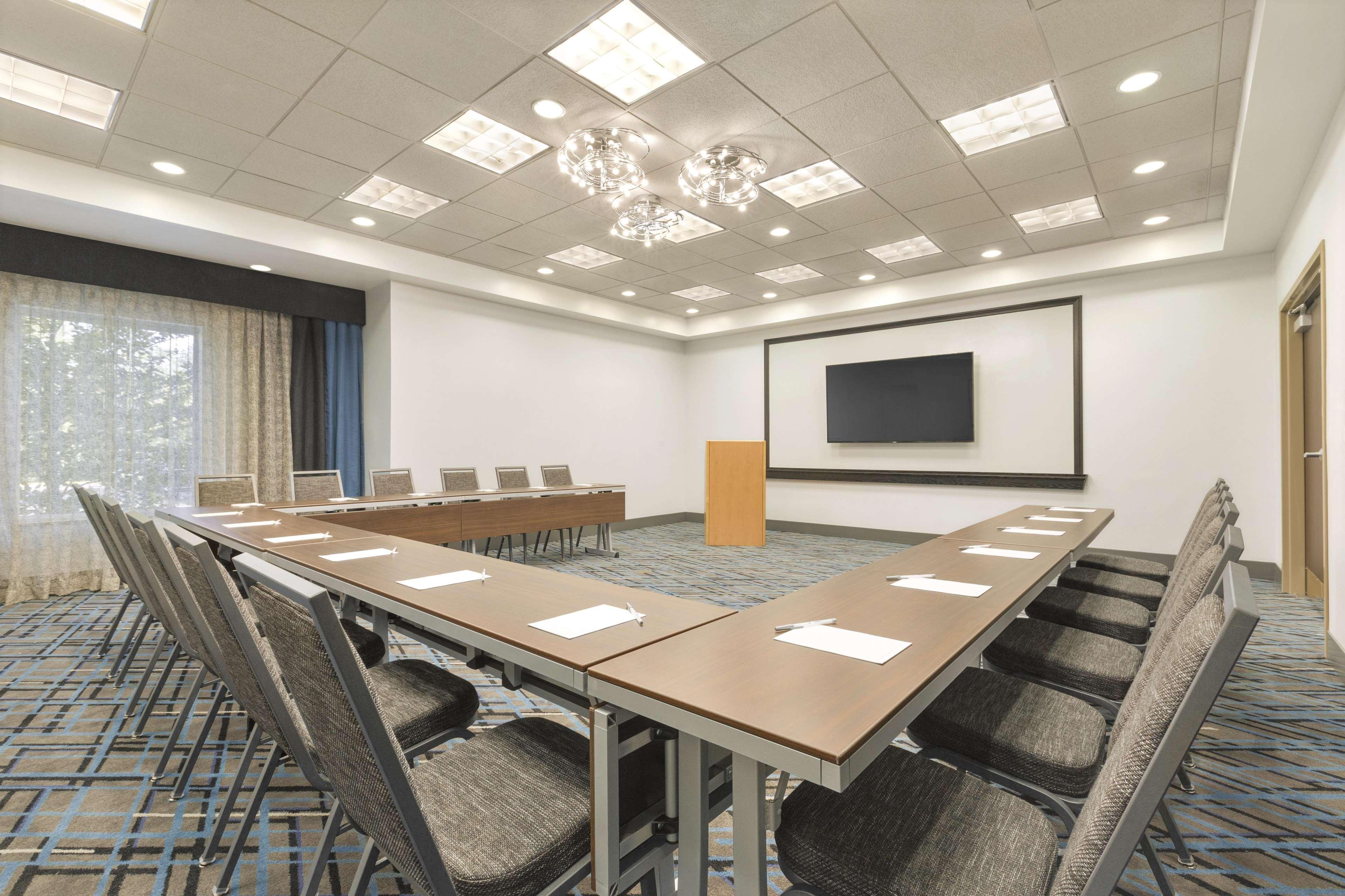Hampton Inn & Suites Herndon-Reston Экстерьер фото