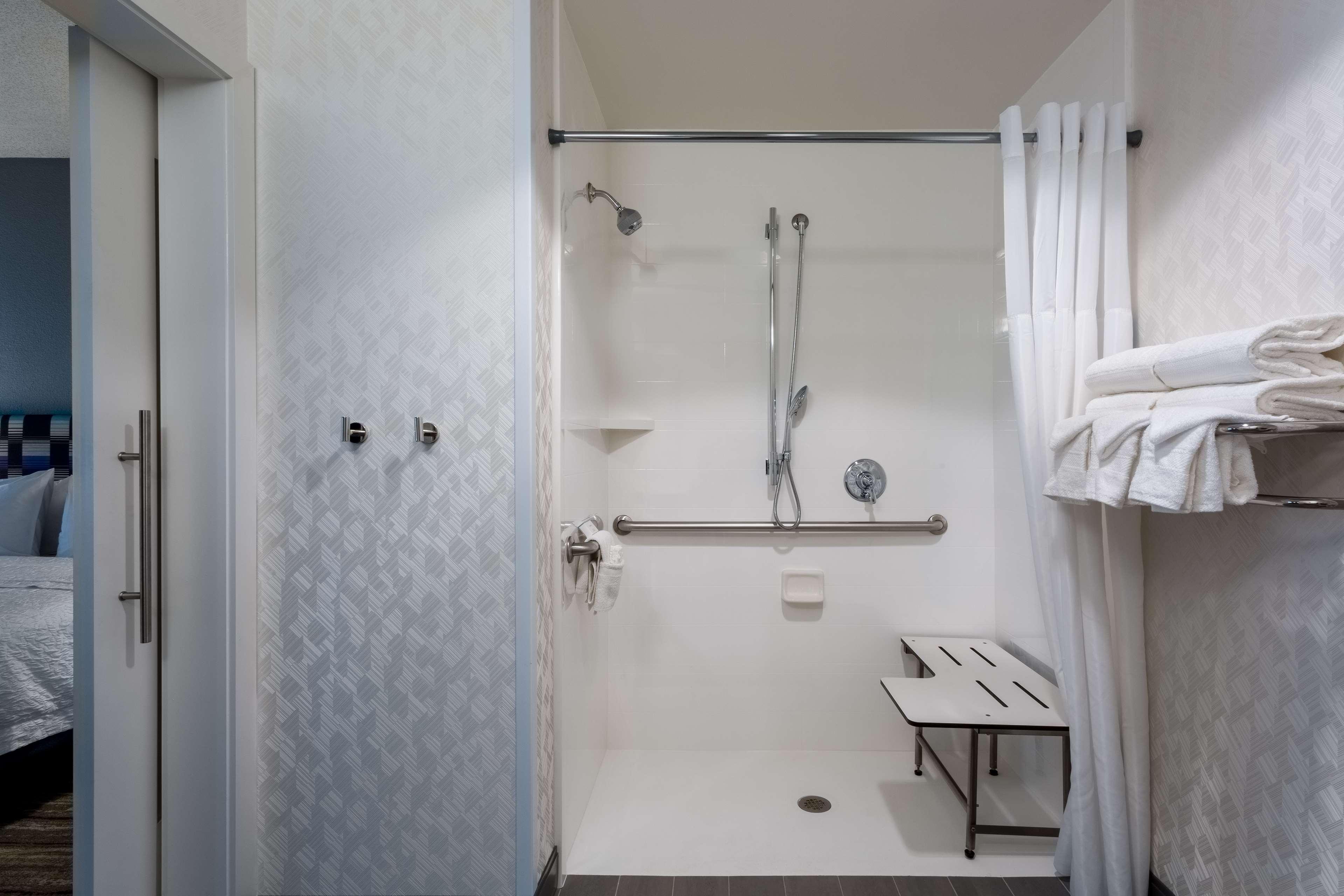 Hampton Inn & Suites Herndon-Reston Экстерьер фото
