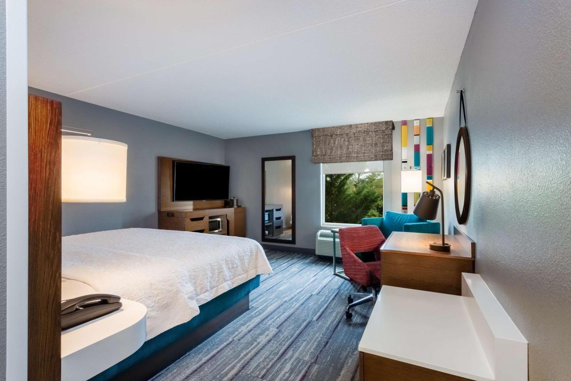 Hampton Inn & Suites Herndon-Reston Экстерьер фото