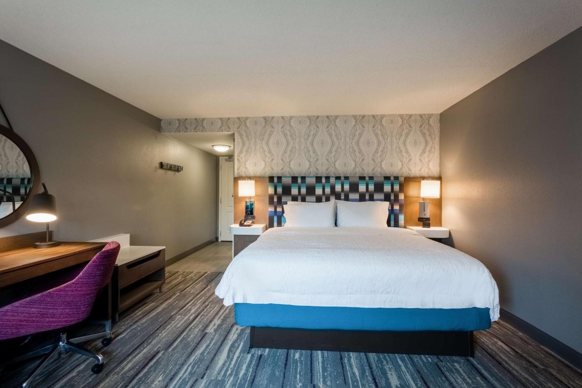 Hampton Inn & Suites Herndon-Reston Экстерьер фото