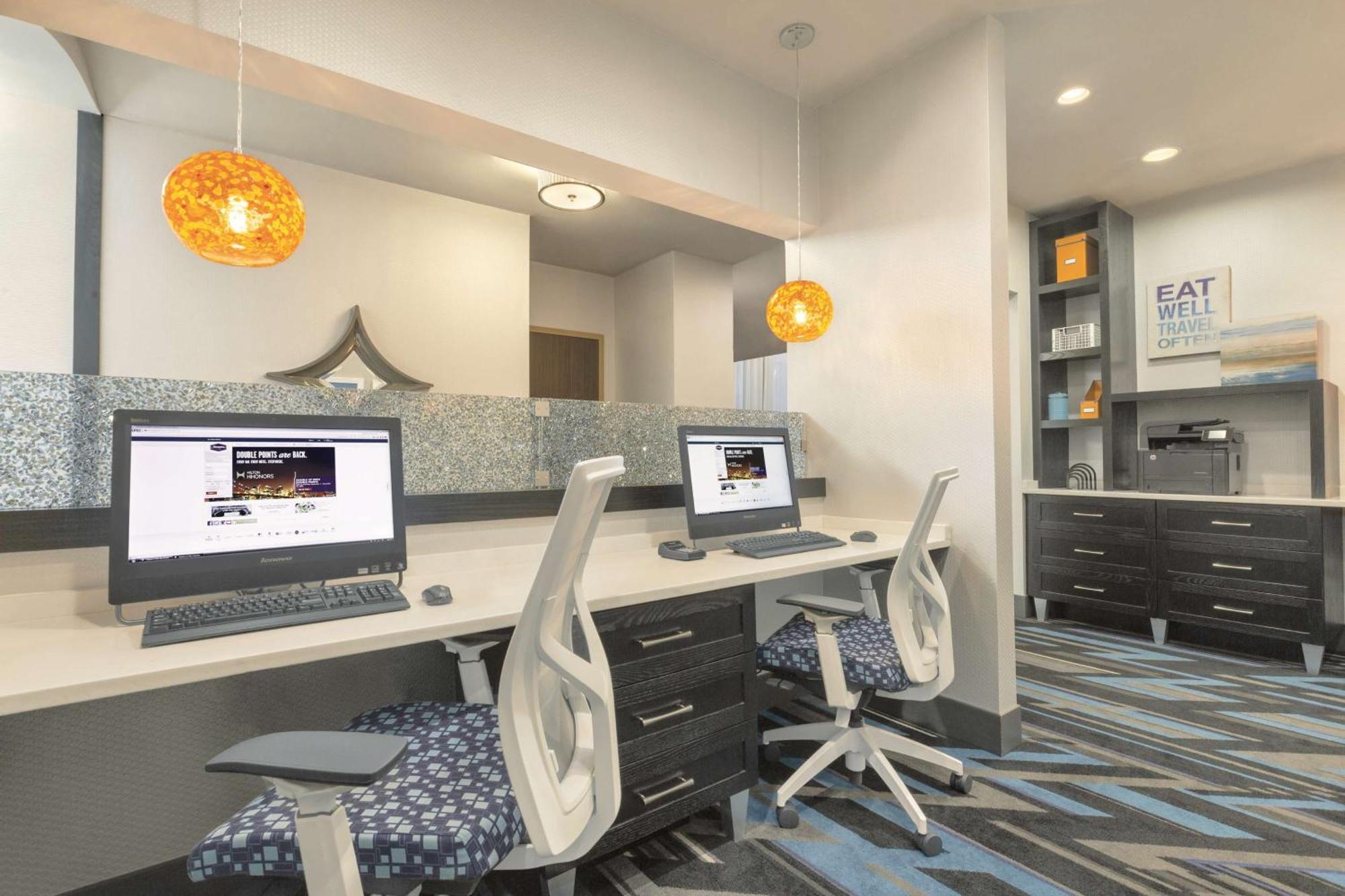 Hampton Inn & Suites Herndon-Reston Экстерьер фото