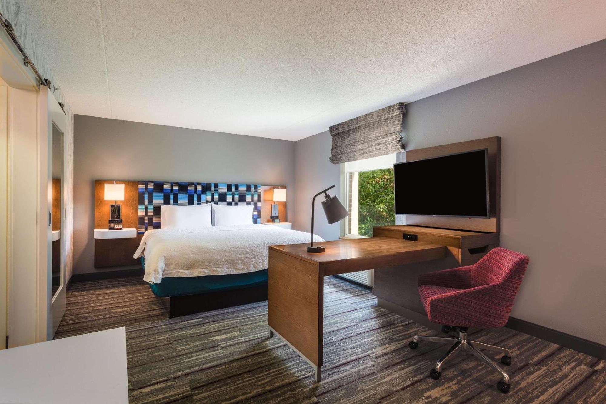 Hampton Inn & Suites Herndon-Reston Экстерьер фото