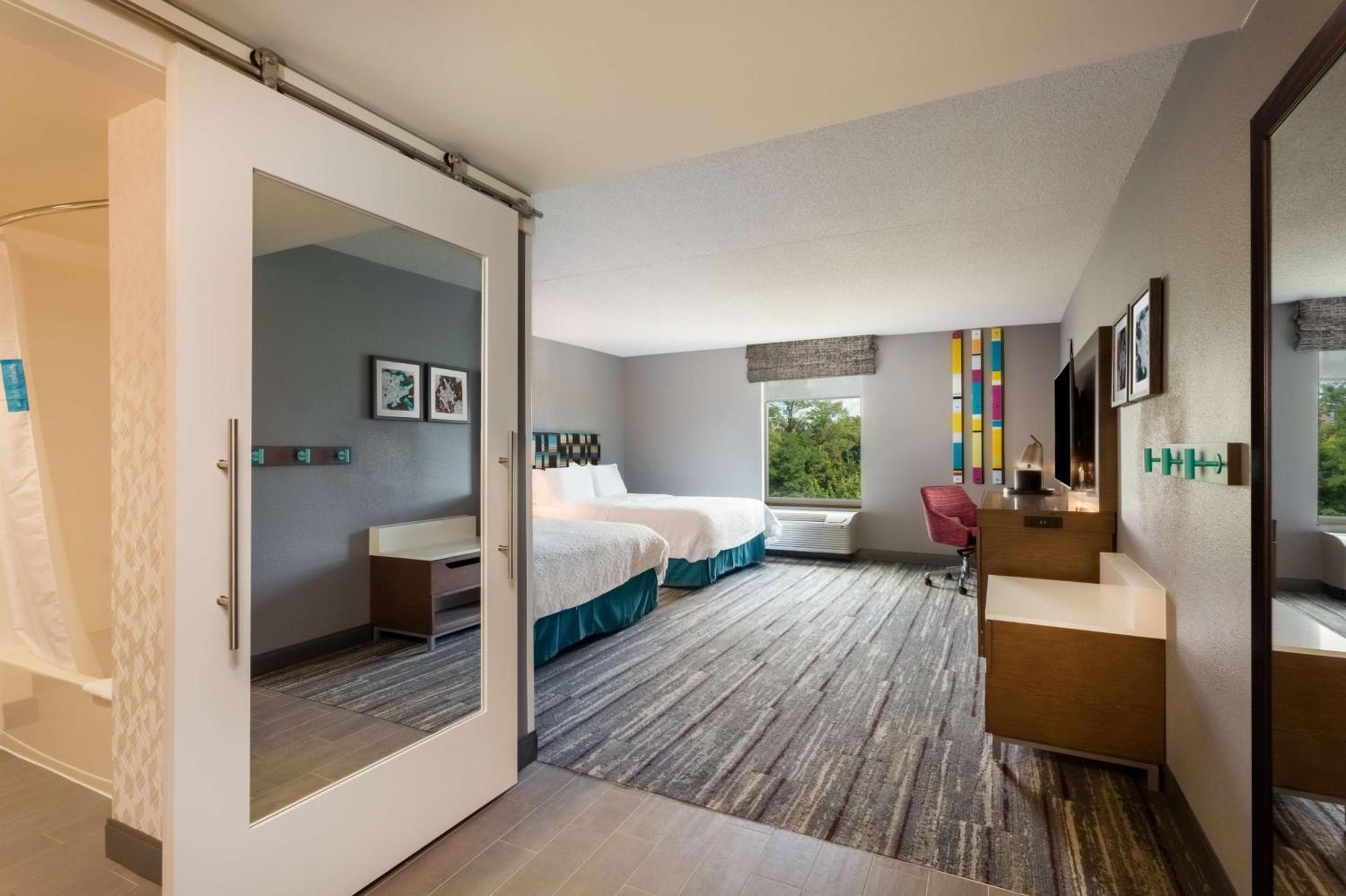 Hampton Inn & Suites Herndon-Reston Экстерьер фото