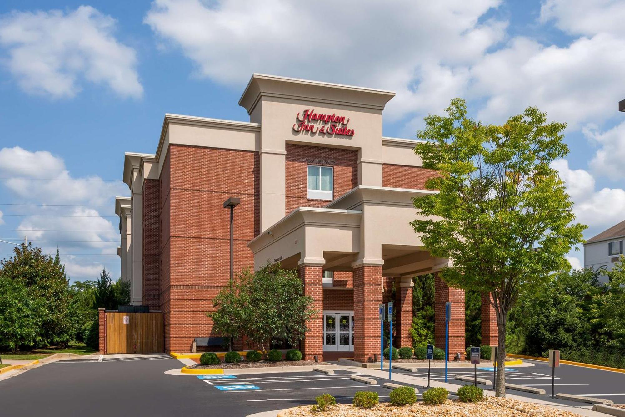 Hampton Inn & Suites Herndon-Reston Экстерьер фото