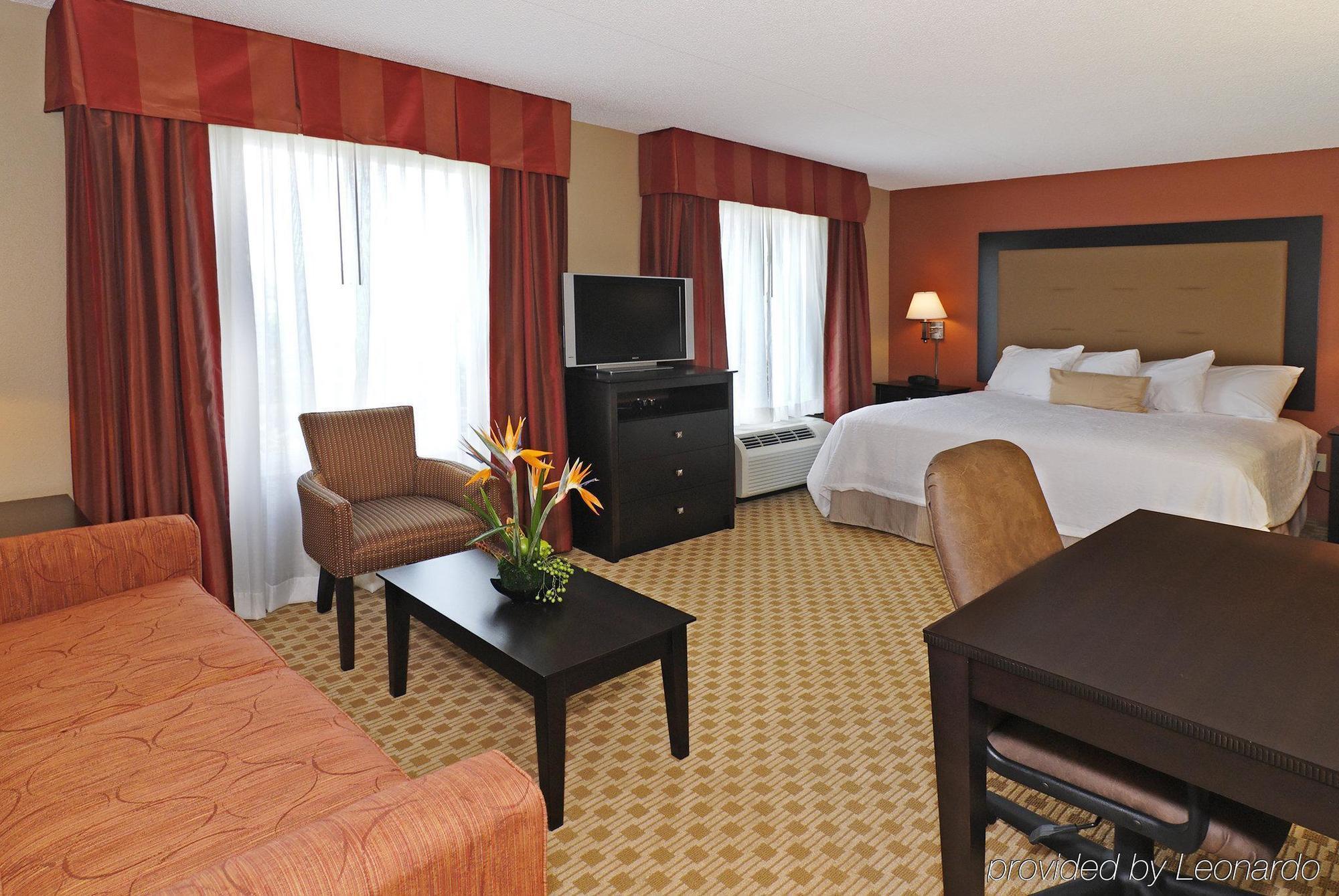 Hampton Inn & Suites Herndon-Reston Номер фото