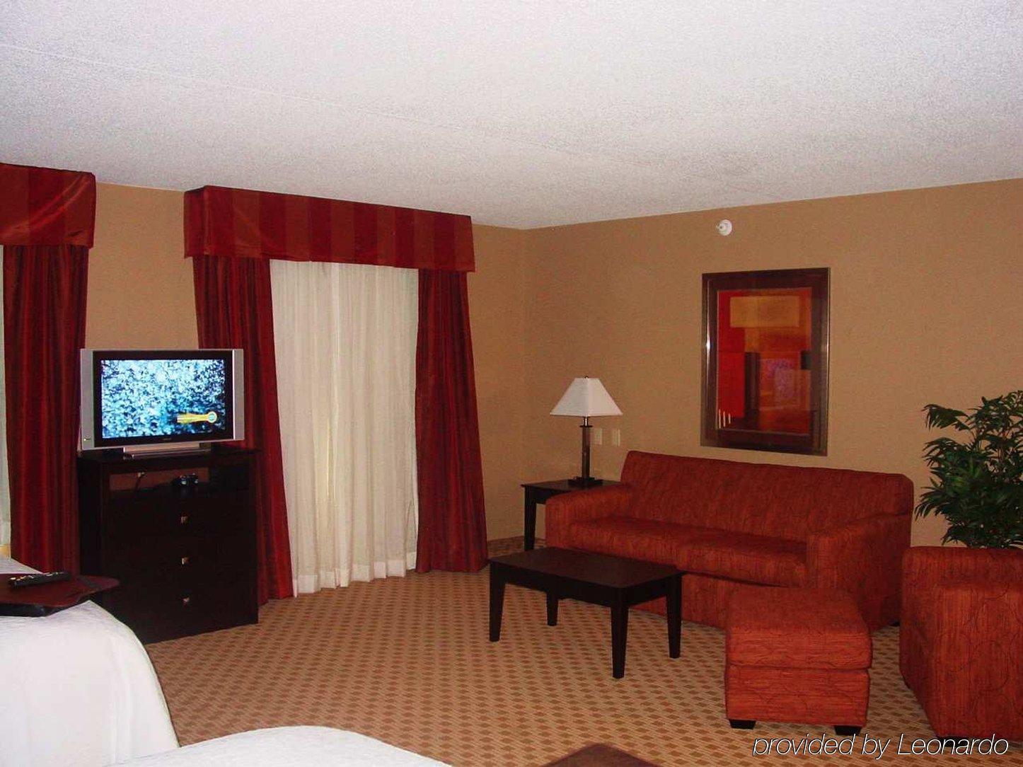 Hampton Inn & Suites Herndon-Reston Номер фото