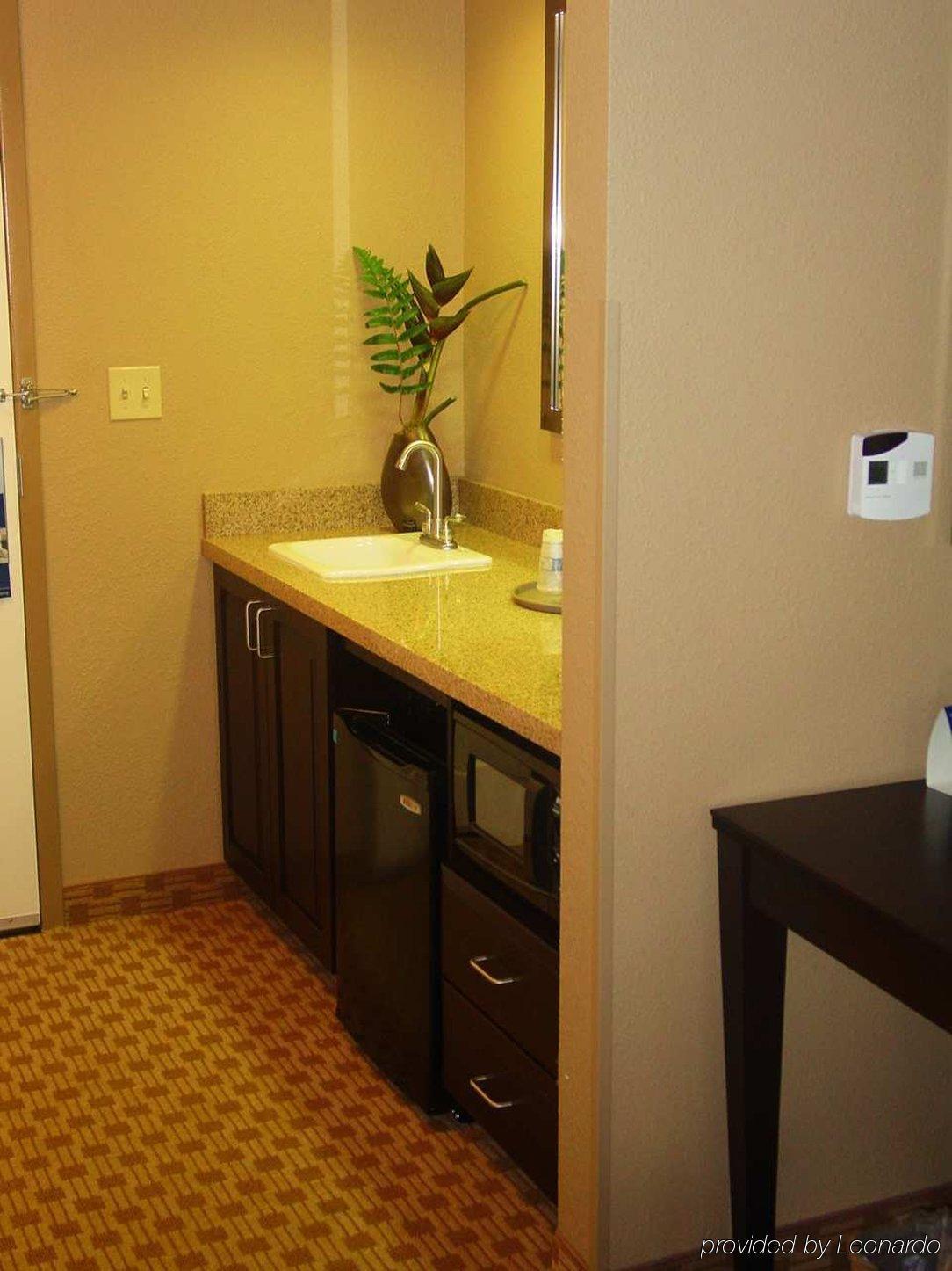 Hampton Inn & Suites Herndon-Reston Номер фото