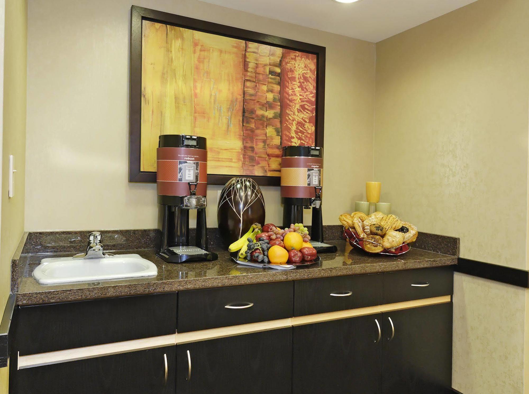 Hampton Inn & Suites Herndon-Reston Номер фото