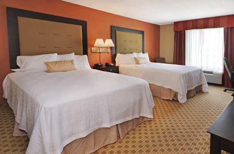 Hampton Inn & Suites Herndon-Reston Номер фото